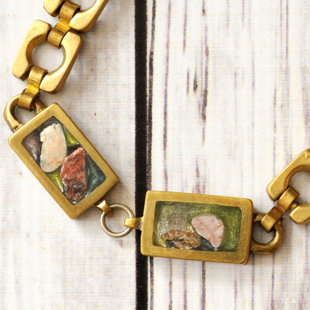 vintage brass gold chain bracelet encased gemstone